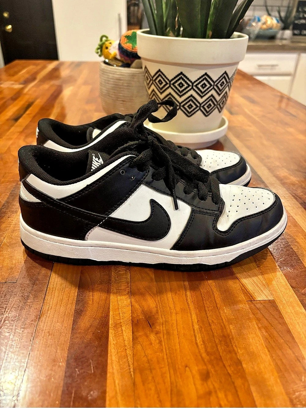Nike Dunk Low Black & White Sneakers US 7